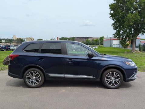 2016 Mitsubishi Outlander ES
