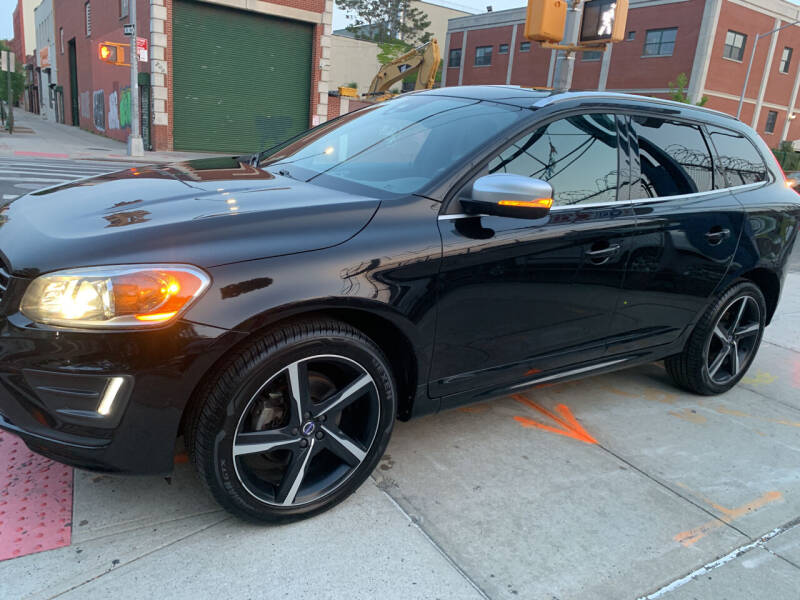 2016 Volvo XC60 T6 Drive-E R-Design