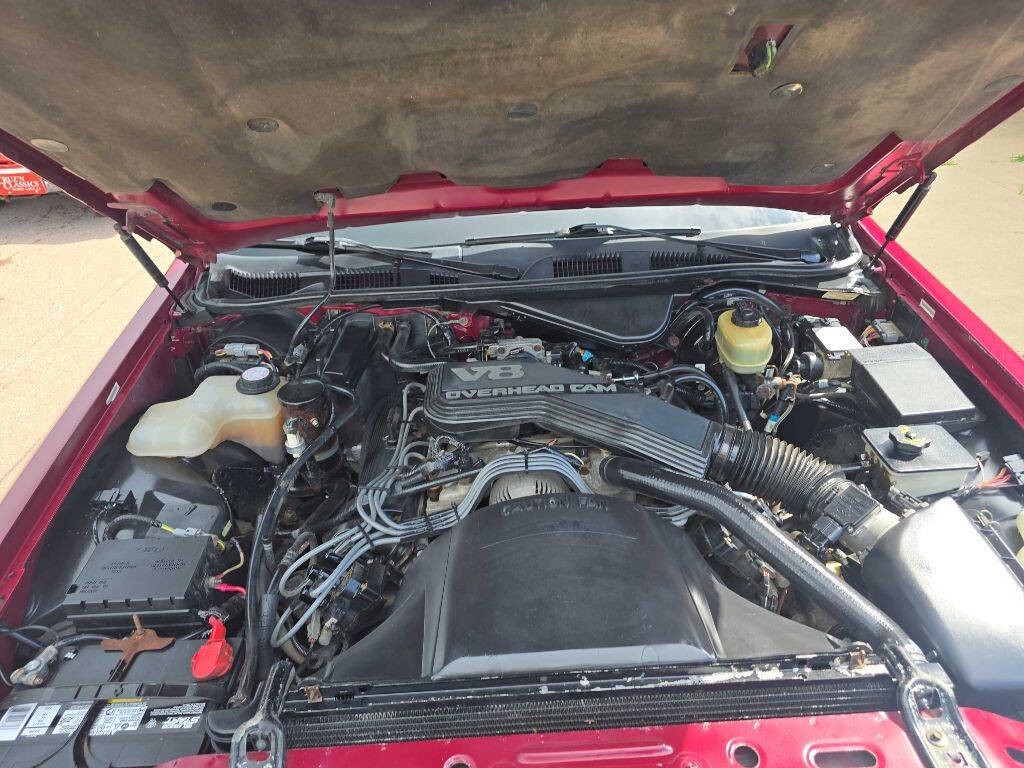 1993 Lincoln Town Car 24