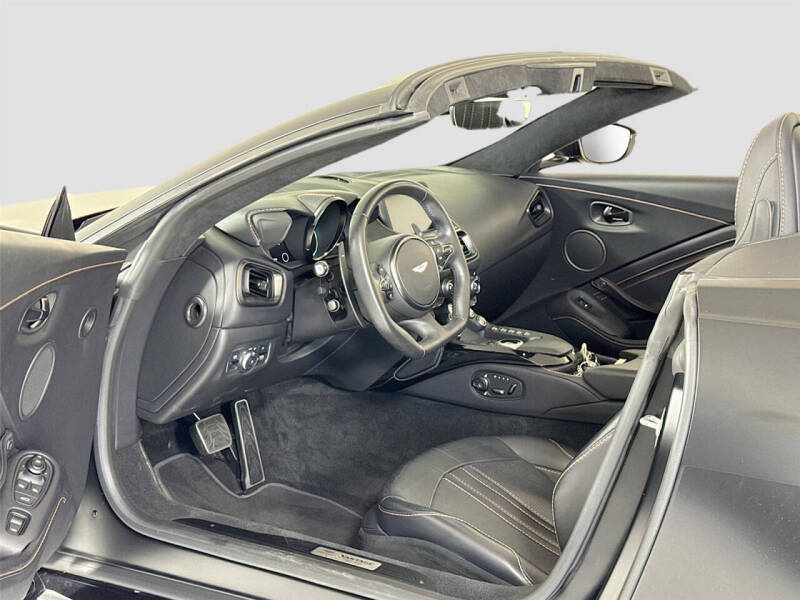 2022 Aston Martin Vantage