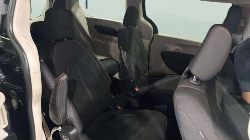 2017 Chrysler Pacifica Touring