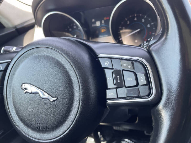 2019 Jaguar F-PACE 30t Premium