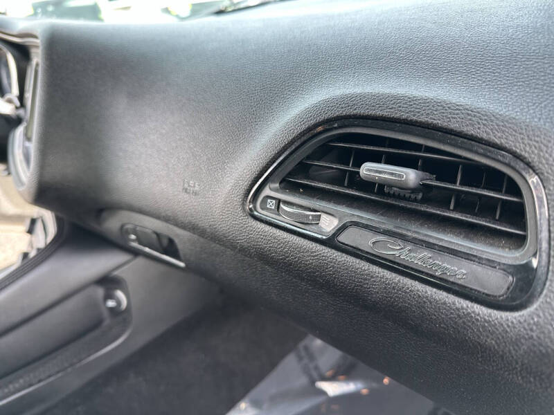 2020 Dodge Challenger SXT