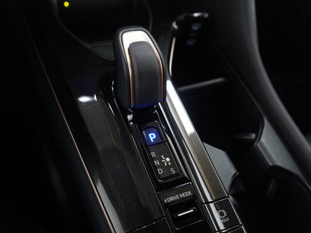 2025 Toyota Crown Signia XLE