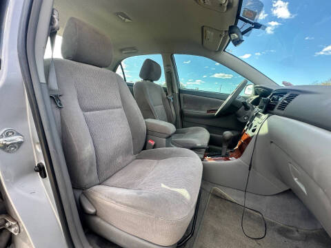 2005 Toyota Corolla LE