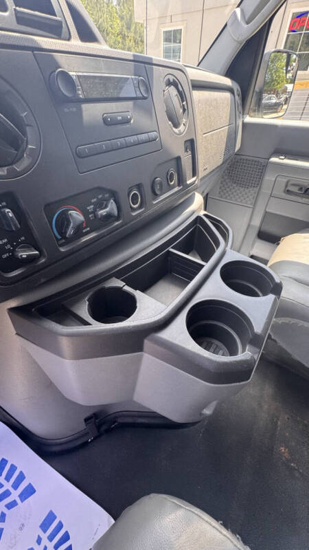 2011 Ford E-Series E-350 SD XLT
