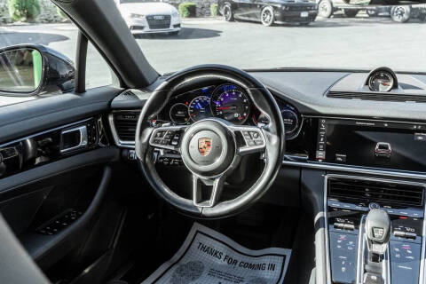 2018 Porsche Panamera 4