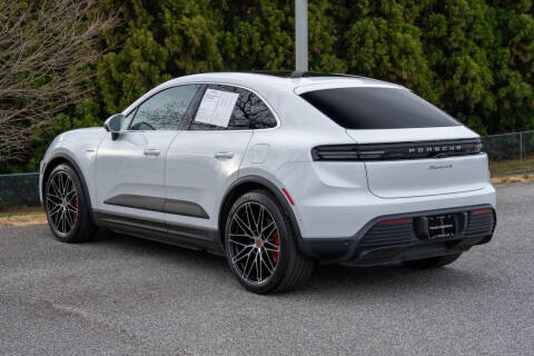 2025 Porsche Macan 4S Electric