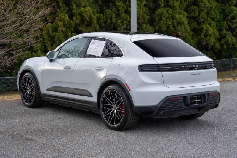 2025 Porsche Macan 4S Electric