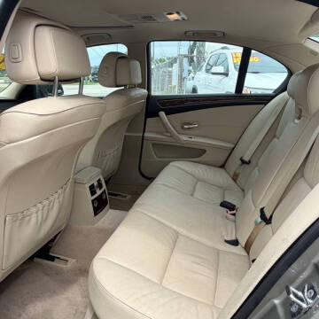 2009 BMW 5 Series 528i xDrive
