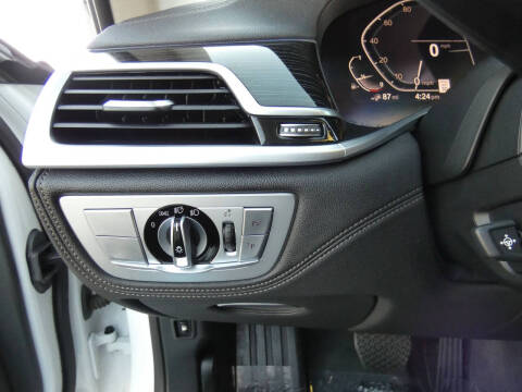 2022 BMW 7 Series 745e xDrive