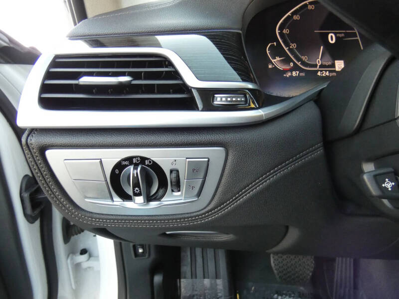 2022 BMW 7 Series 745e xDrive