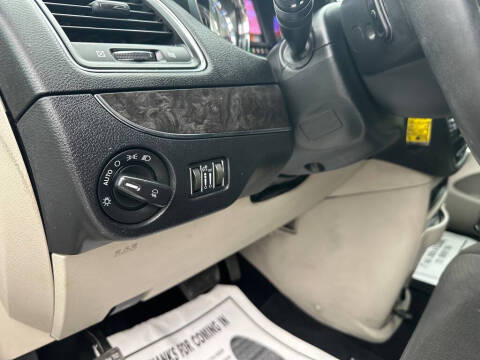 2012 Chrysler Town and Country Touring