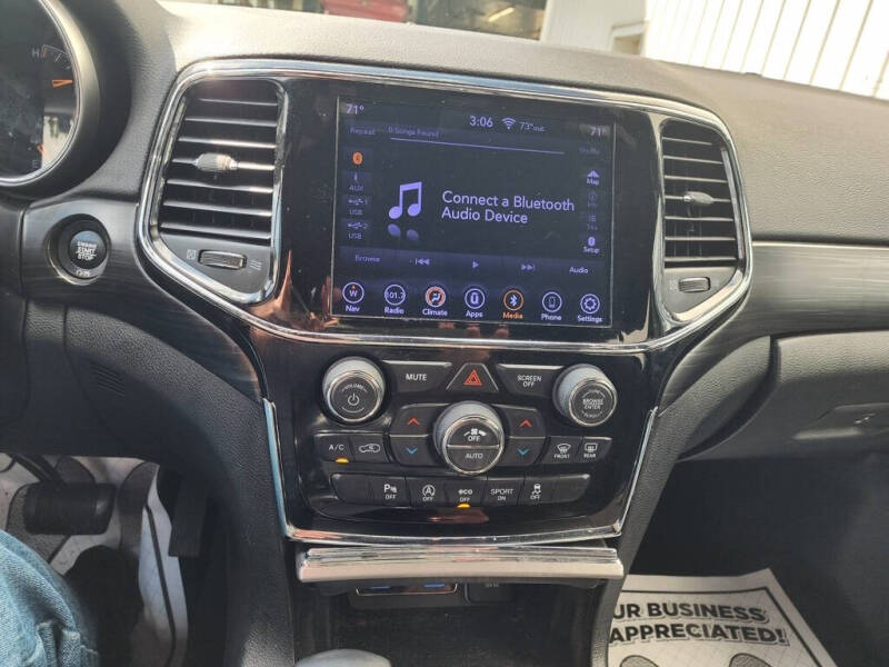 2019 Jeep Grand Cherokee Laredo E