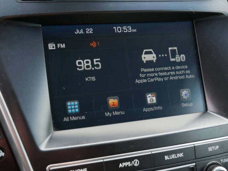2017 Hyundai Santa Fe SE