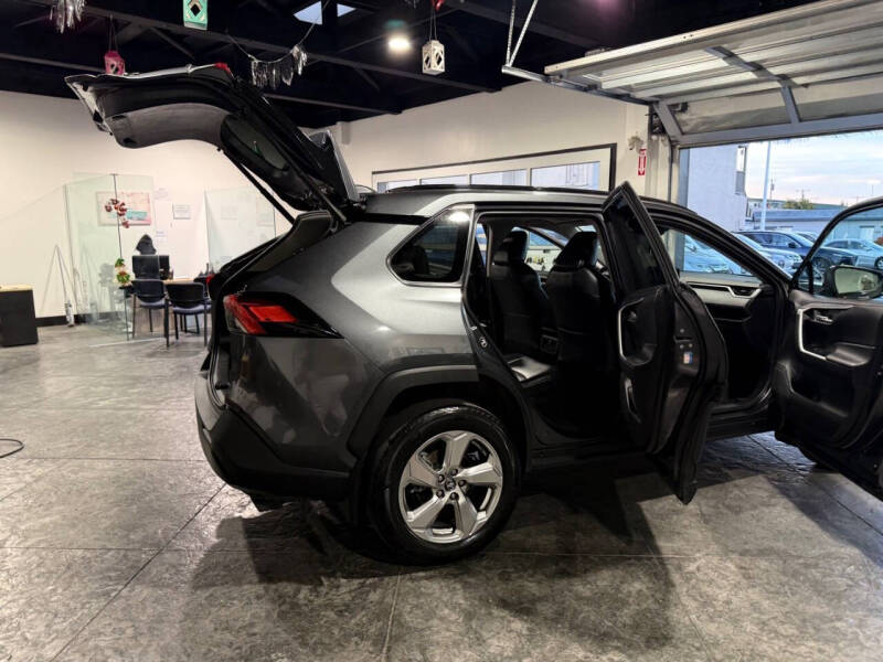 2021 Toyota RAV4 Hybrid XLE Premium