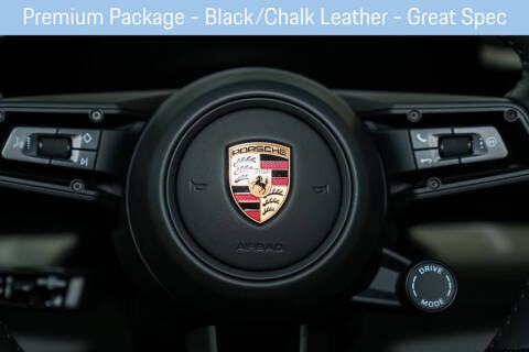 2025 Porsche Macan 4S Electric