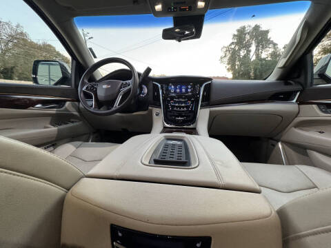 2017 Cadillac Escalade Luxury