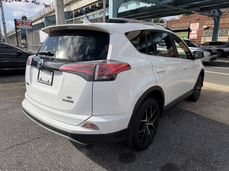 2017 Toyota RAV4 Hybrid SE