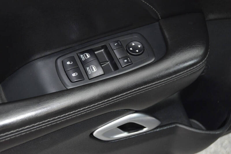 2018 Dodge Challenger SXT Plus
