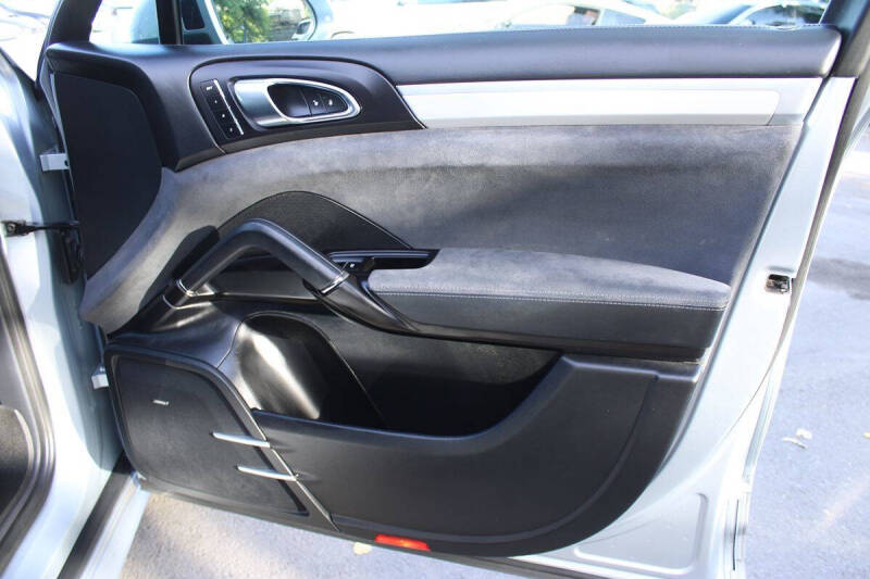 2016 Porsche Cayenne GTS