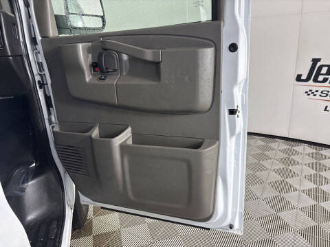 2024 Chevrolet Express LT 3500