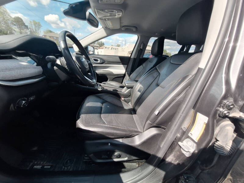 2022 Jeep Compass Latitude Lux