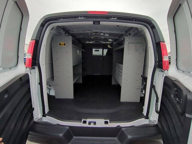 2025 Chevrolet Express 2500