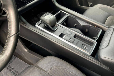 2024 Nissan Pathfinder SV