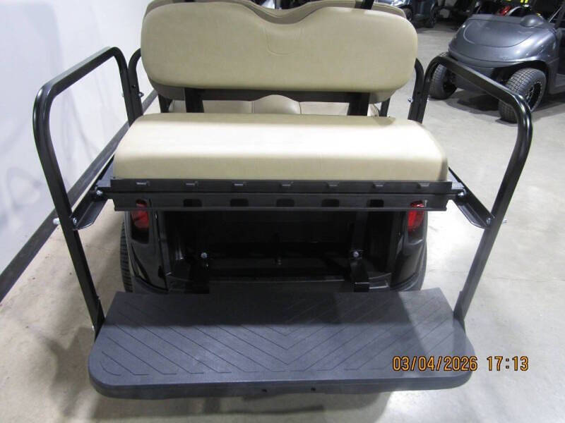 2020 E-Z-GO RXV