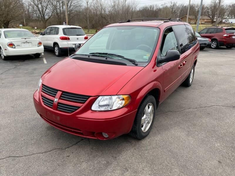 2005 Dodge Grand Caravan for sale at Auto Choice in Belton MO