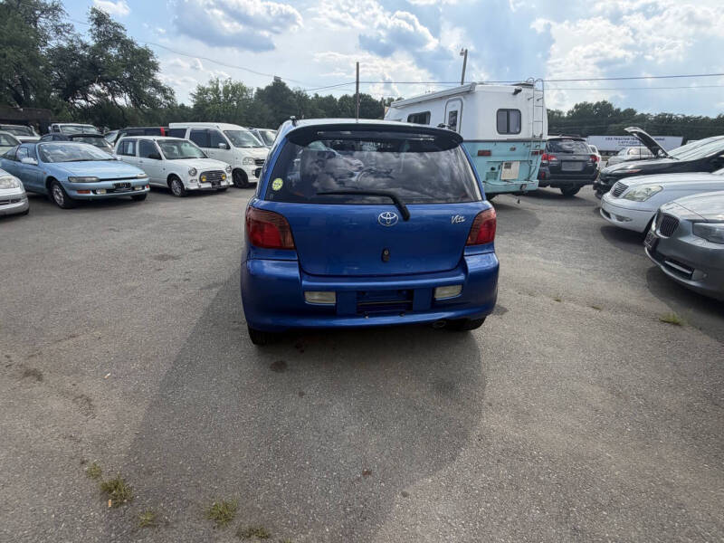 2000 Toyota Vitz