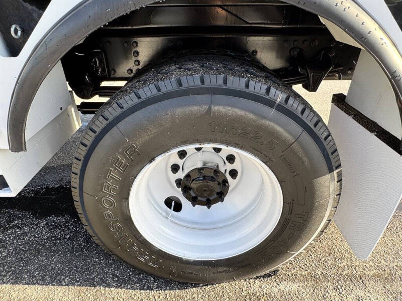 2017 Freightliner M2 106