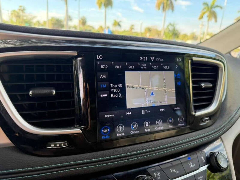 2018 Chrysler Pacifica Hybrid Limited