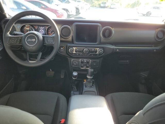 2023 Jeep Gladiator Sport