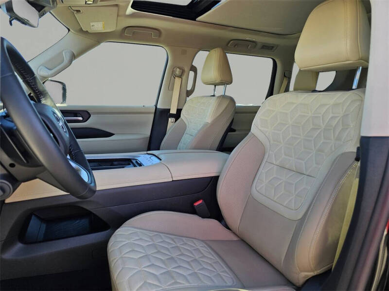 2025 Nissan Armada Platinum