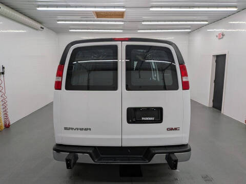 2025 GMC Savana 2500