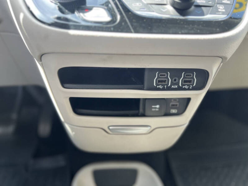 2022 Chrysler Pacifica Touring L