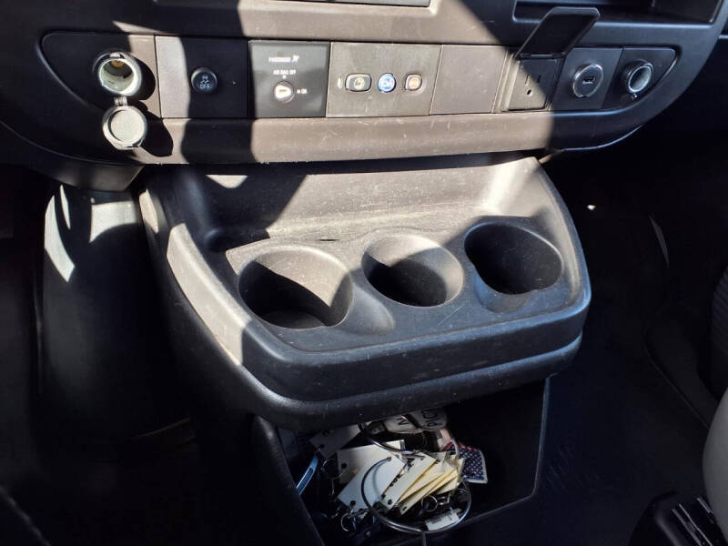 2022 Chevrolet Express LS 3500