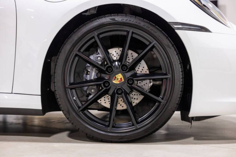 2022 Porsche 911 Carrera