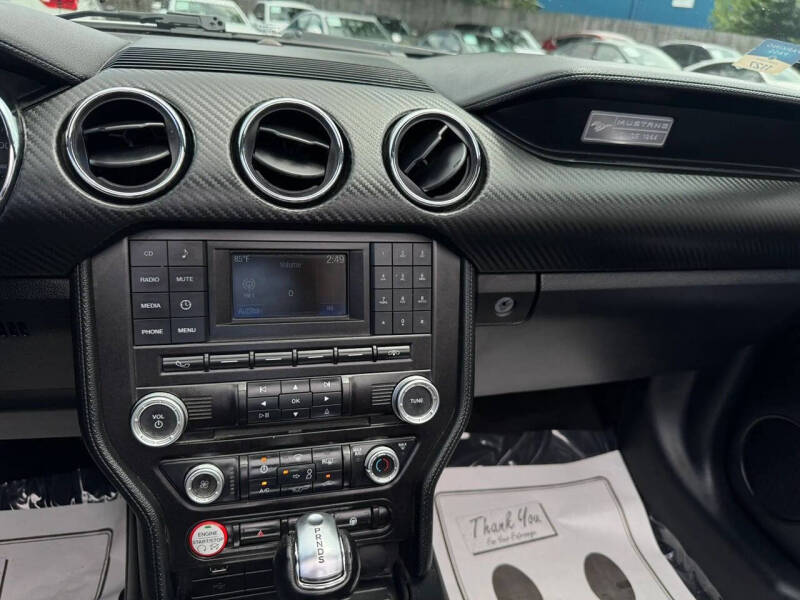 2015 Ford Mustang V6