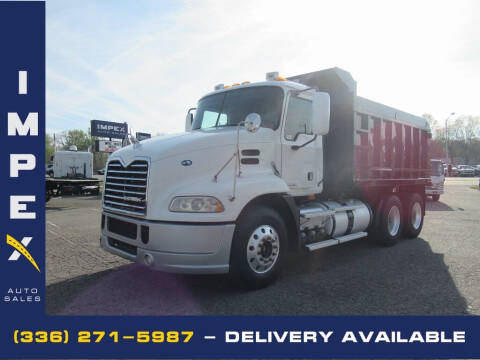 2010 Mack Pinnacle