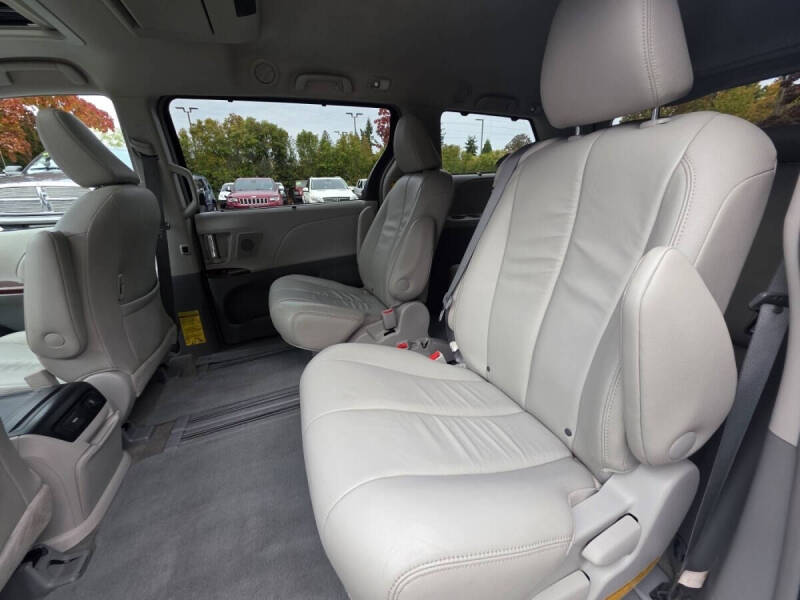 2013 Toyota Sienna