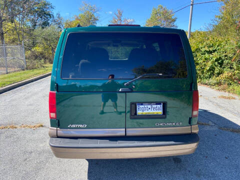 2000 Chevrolet Astro LS