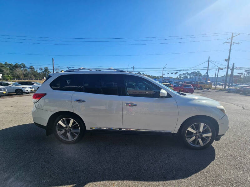 2014 Nissan Pathfinder Platinum photo 4