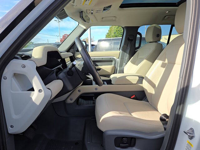 2024 Land Rover Defender 110 P300 S