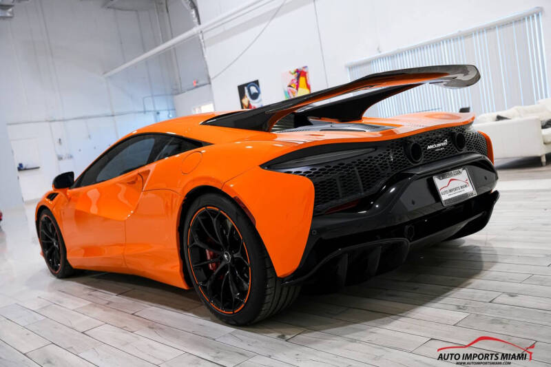 2023 McLaren Artura