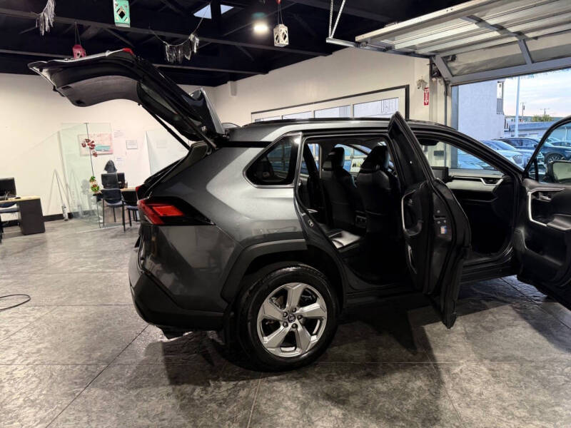 2021 Toyota RAV4 Hybrid XLE Premium