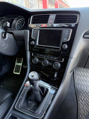 2016 Volkswagen Golf R 4Motion