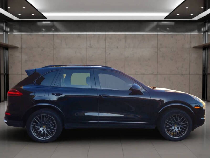 2018 Porsche Cayenne Platinum Edition